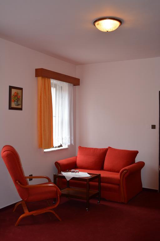 Hotel Koruna Karlštejn Rom bilde