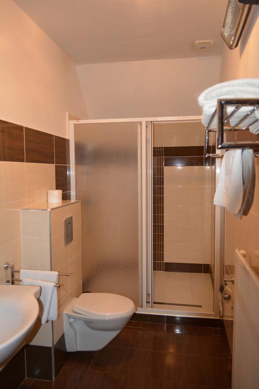 Hotel Koruna Karlštejn Rom bilde