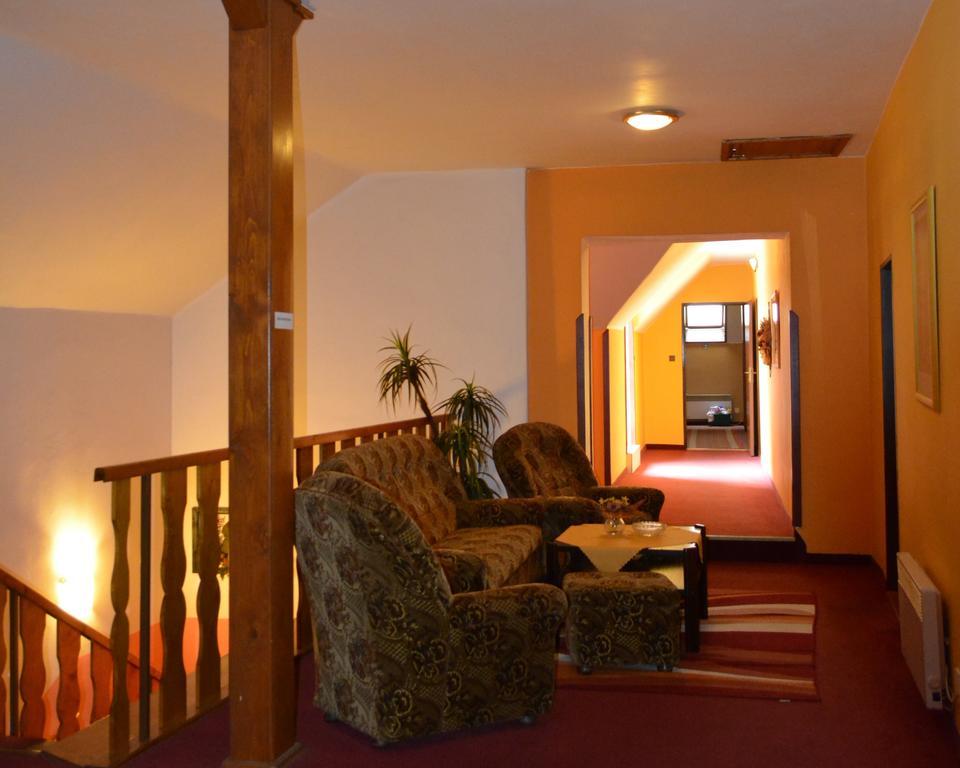 Hotel Koruna Karlštejn Eksteriør bilde