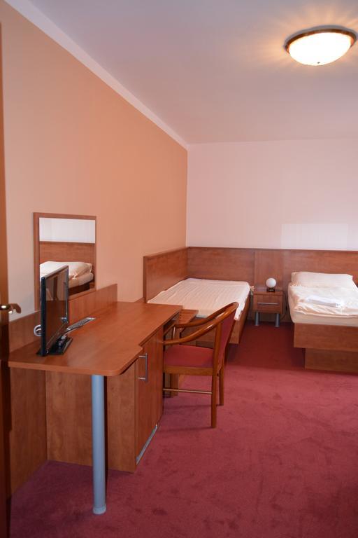 Hotel Koruna Karlštejn Rom bilde