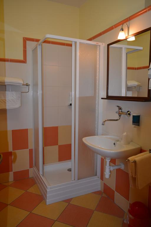 Hotel Koruna Karlštejn Rom bilde