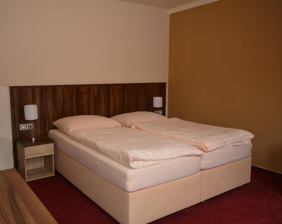 Hotel Koruna Karlštejn Rom bilde