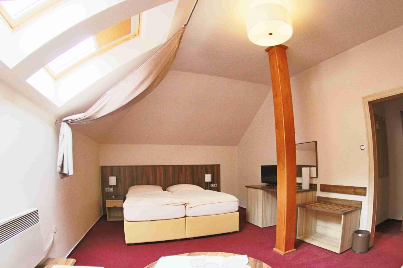 Hotel Koruna Karlštejn Eksteriør bilde